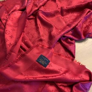 Louis Vuitton Accessories - Louis Vuitton Red MonogramShine shawl Louis Vuitton Accessories - Louis Vuitton Red MonogramShine shawl